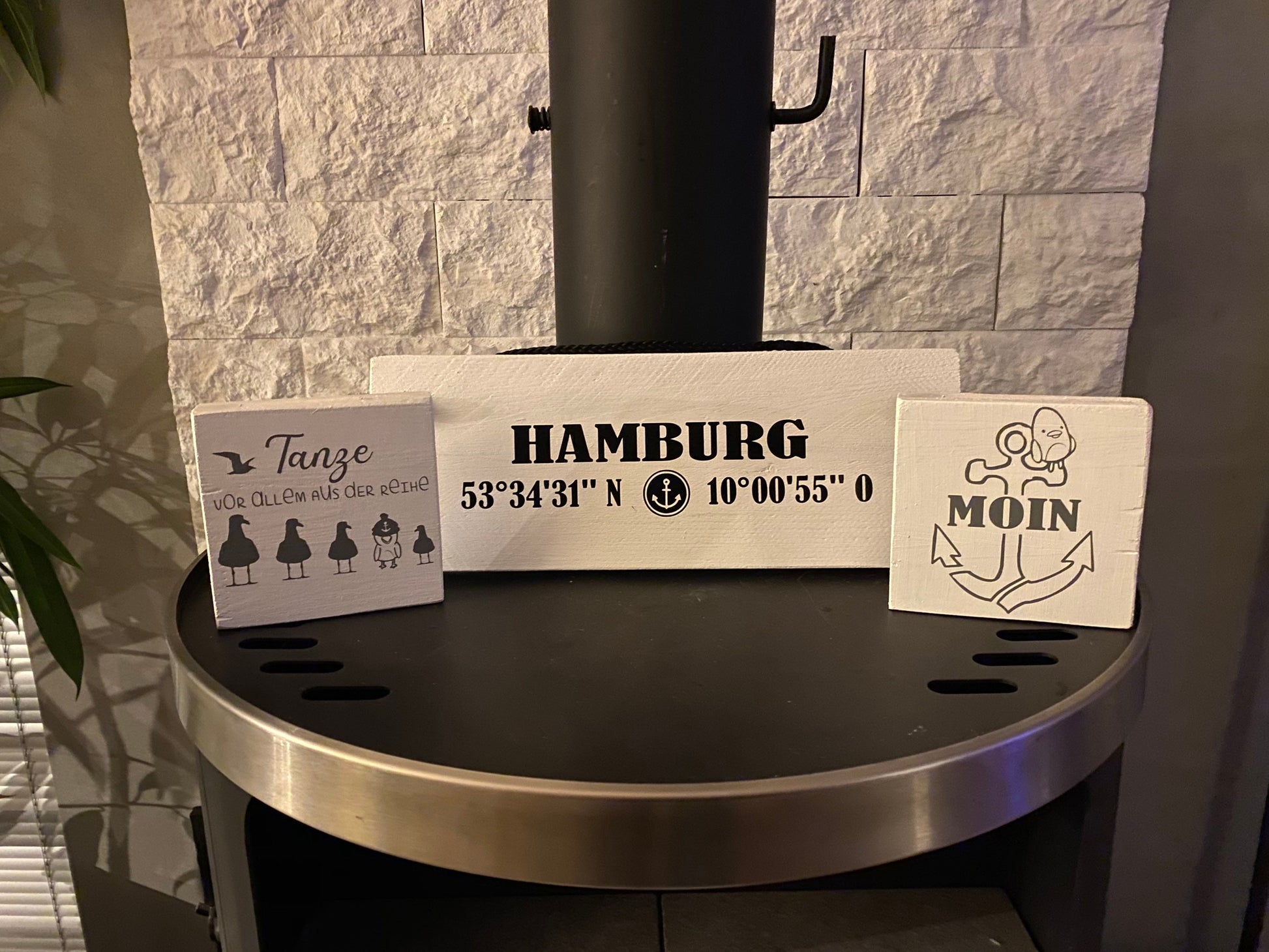 Tanze vor allem aus der Reihe, Holzschild, Manapal, maritime Deko, Möwe, Moin, Schild, Holzdeko, Tischdeko