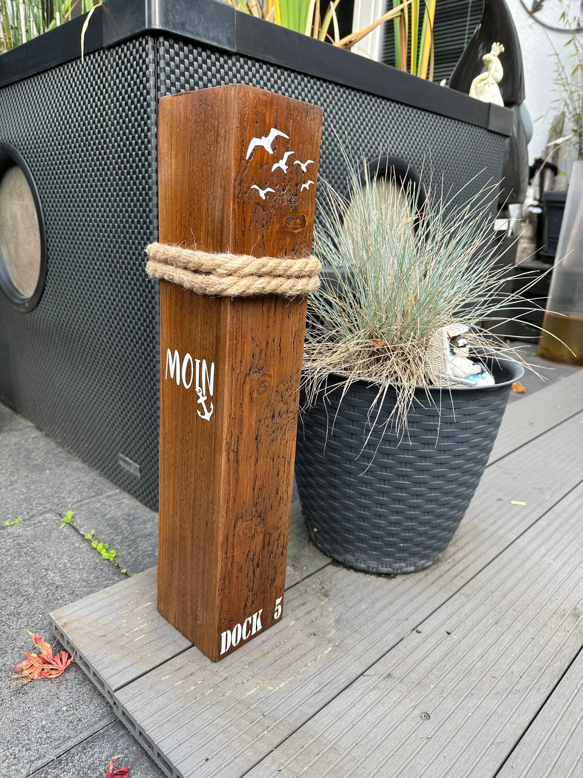 Ankerplatz Moin nußbraun Dekosäule Poller Holz Anker Stele Dalben Gartendeko maritim Heimathafen