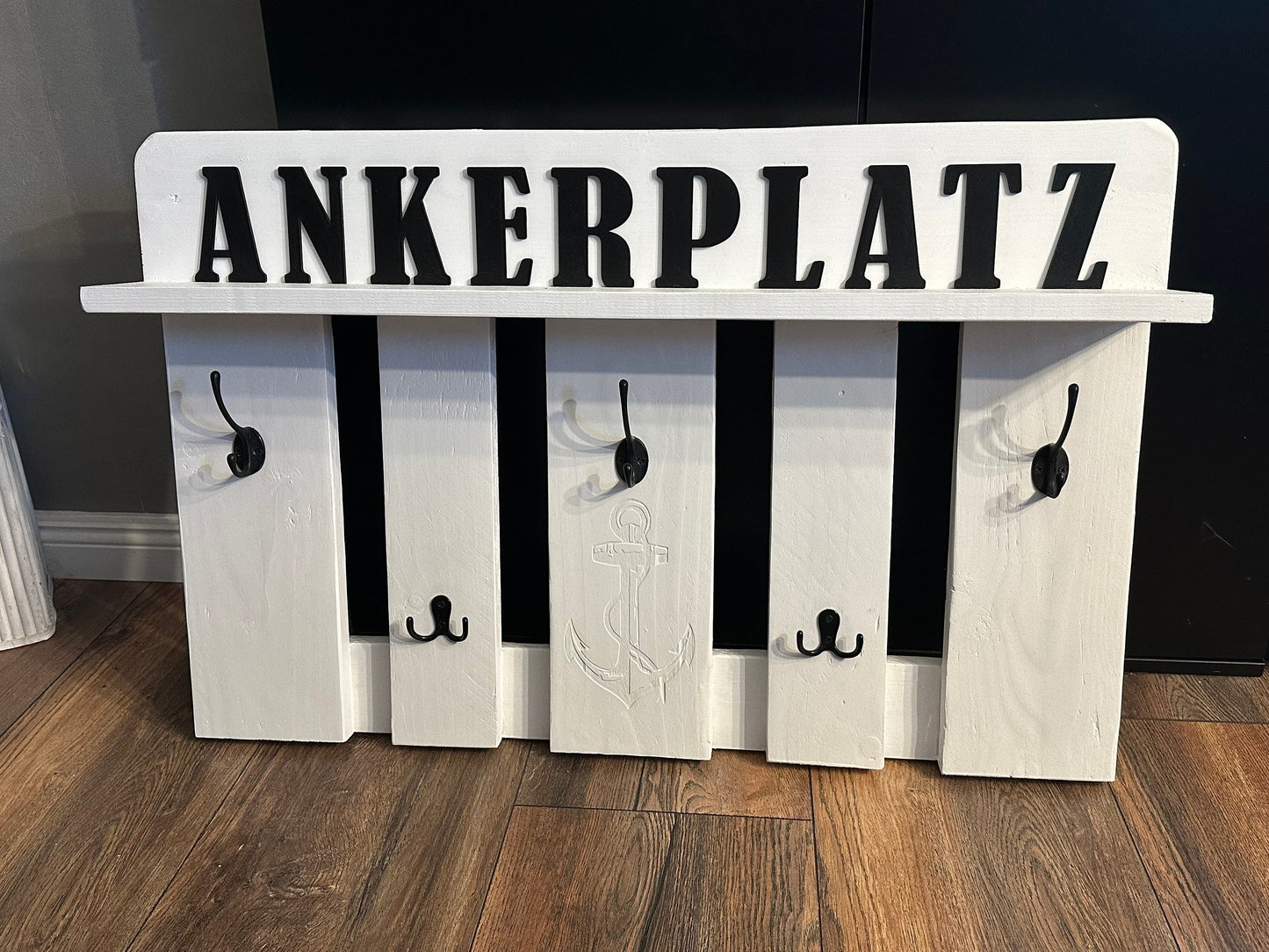 Rustikale Garderobe aus Palettenholz, massiv und rustikal, personalisierbar, Ankerplatz, Handarbeit